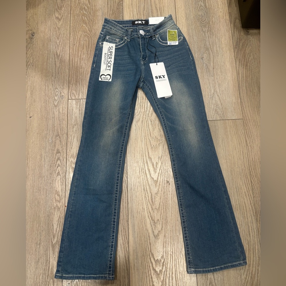 Sky. Women's Flare Blue Jeans. Size 5/27